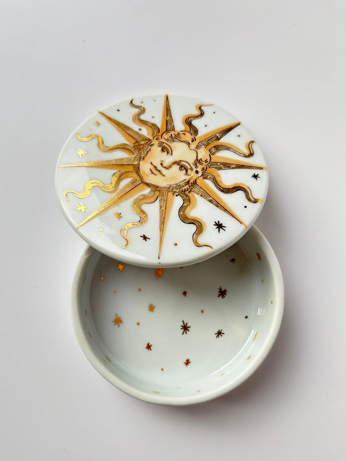 Boîte à bijoux ronde « Soleil » - Porcelaine peinte à la main (8cm)